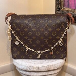 Louis Vuitton Cartouchiere shoulder crossbody bag classic Monogram canvas COA